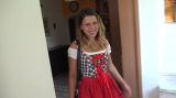 : Vor der Party im neuen Dirndl gefickt